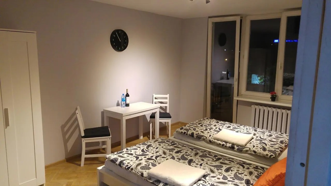 Rent0Nline Niepodleglosci Rooms Metro Warsaw 0*,  Poland