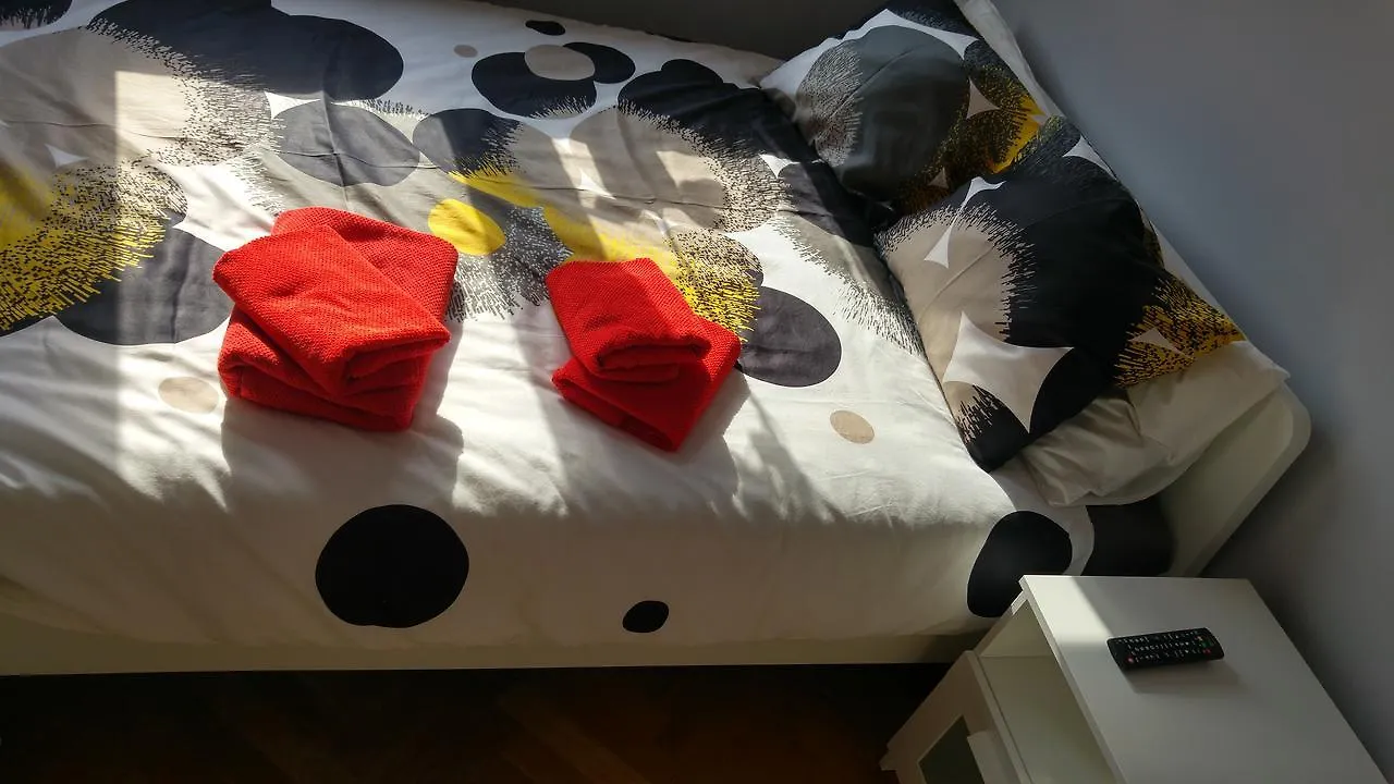 Rent0Nline Niepodleglosci Rooms Metro Warsaw Hostel