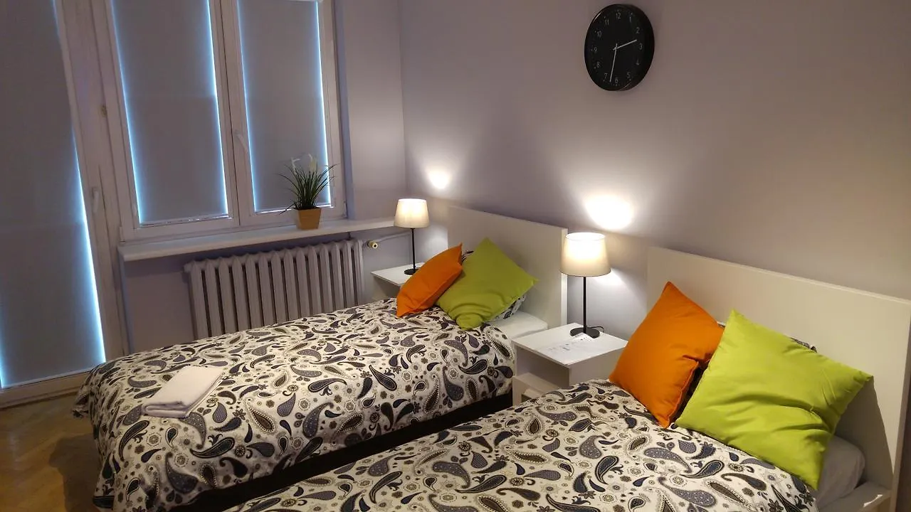 Hostel Rent0Nline Niepodleglosci Rooms Metro Warsaw