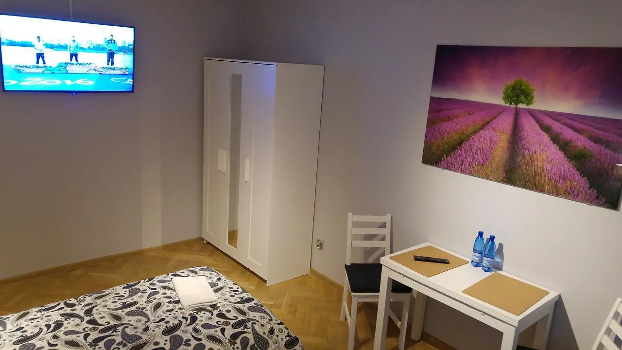Hostel Rent0Nline Niepodleglosci Rooms Metro Warsaw